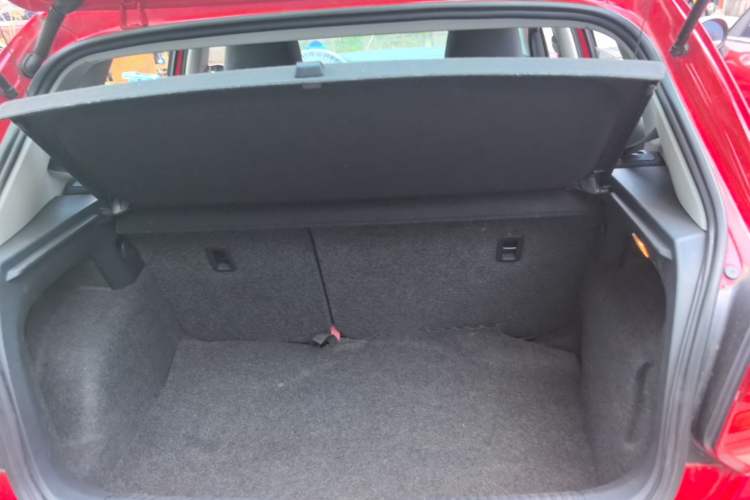 Used Volkswagen Polo 2014 1.6L Automatic Comfort Edition Trunk