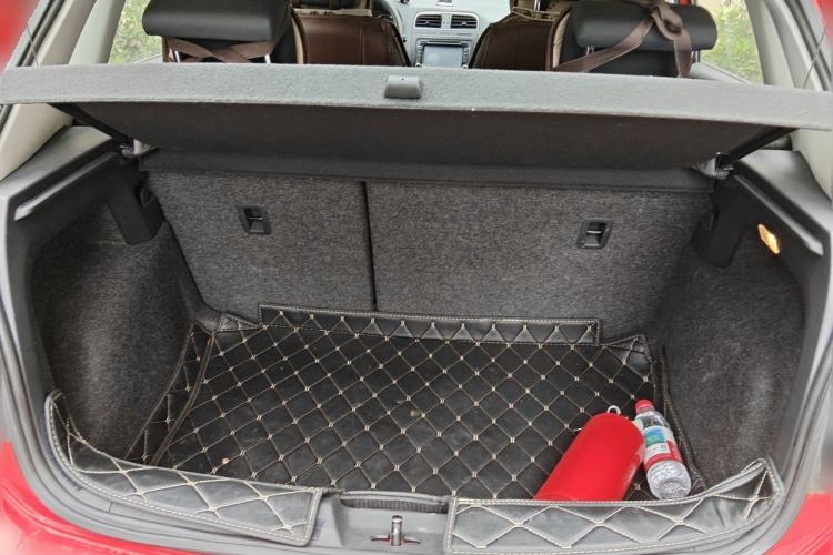 Used Volkswagen Polo 2014 1.6L Automatic Comfort Edition Trunk