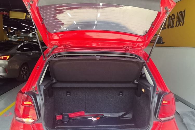 Used Volkswagen Polo 2014 1.6L Automatic Comfort Edition Trunk