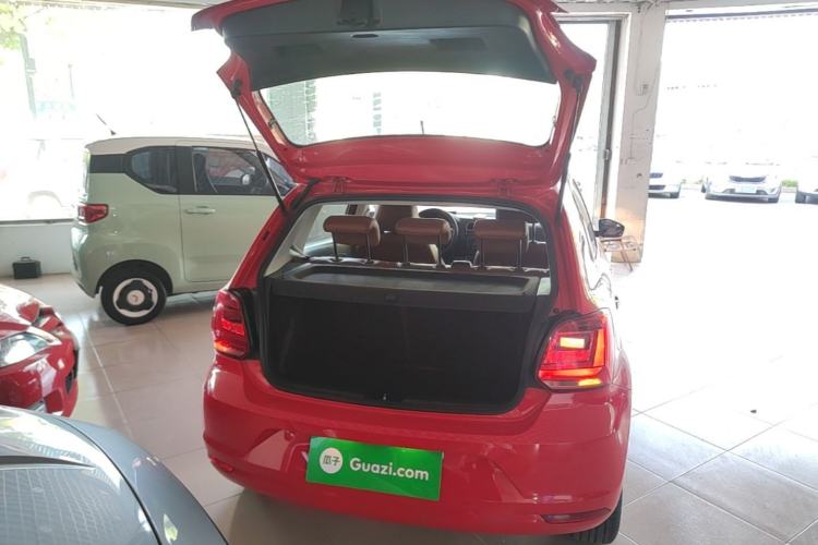Used Volkswagen Polo 2014 1.6L Automatic Comfort Edition Trunk