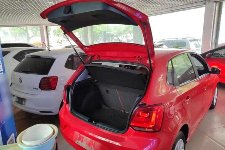 Used Volkswagen Polo 2014 1.6L Automatic Comfort Edition Trunk