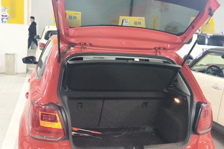 Used Volkswagen Polo 2014 1.6L Automatic Comfort Edition Trunk
