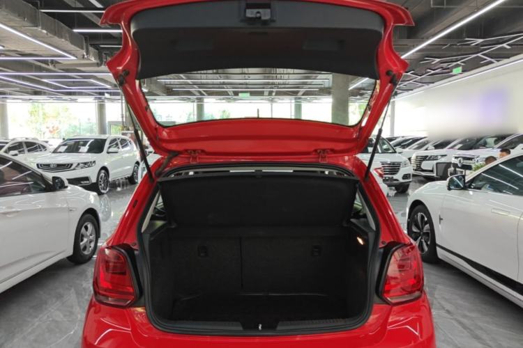 Used Volkswagen Polo 2014 1.6L Automatic Comfort Edition Trunk