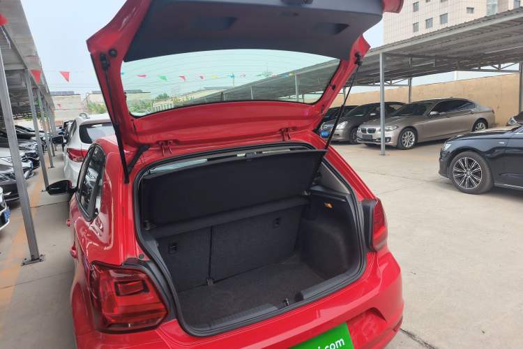 Used Volkswagen Polo 2014 1.6L Automatic Comfort Edition Trunk