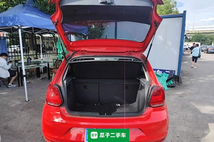 Used Volkswagen Polo 2014 1.6L Automatic Luxury Edition Trunk