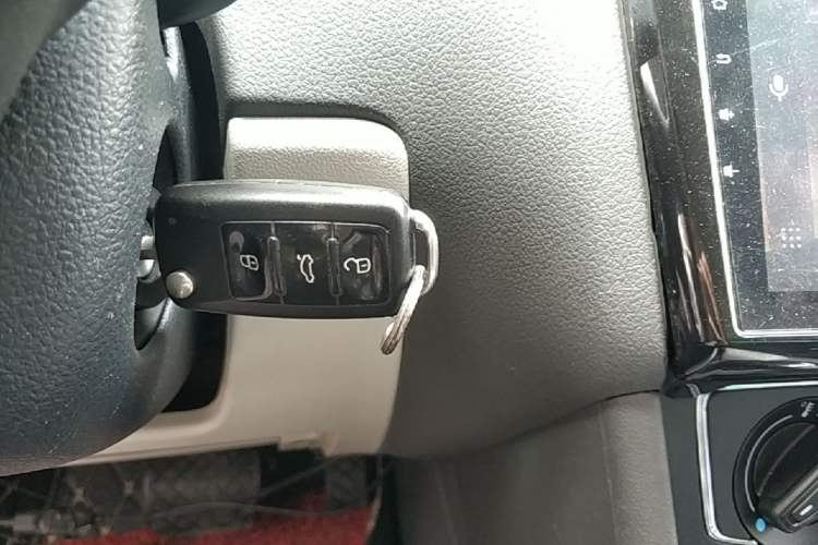 Used Volkswagen Polo 2014 1.4L Automatic Comfort Edition Vehicle Key