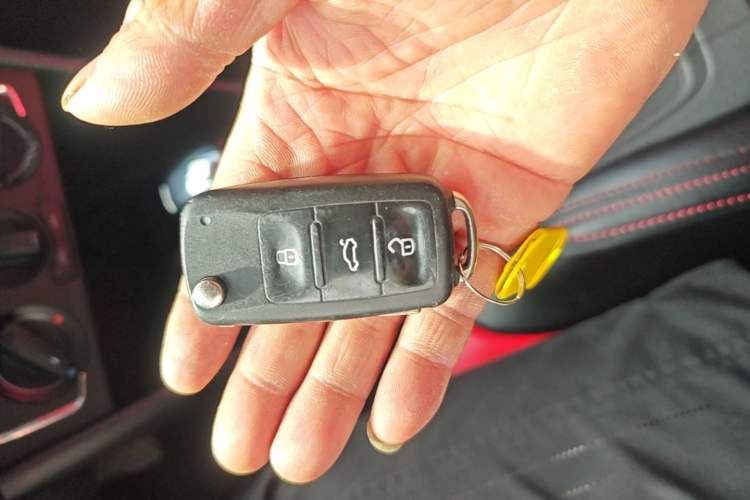 Used Volkswagen Polo 2014 1.6L Automatic Comfort Edition Vehicle Key