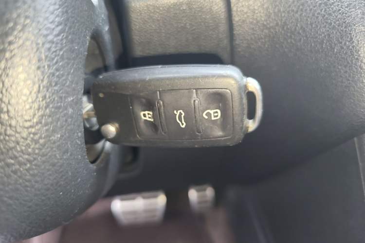 Used Volkswagen Polo 2014 1.6L Cross Polo Automatic Vehicle Key