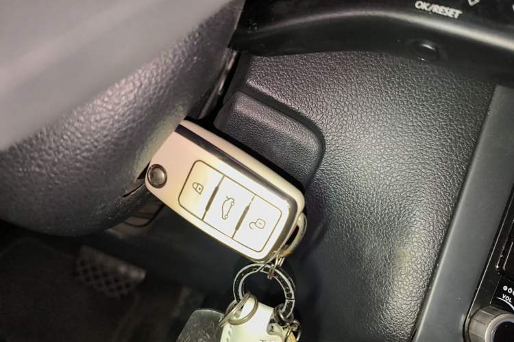 Used Volkswagen Polo 2014 1.6L Automatic Comfort Edition Vehicle Key