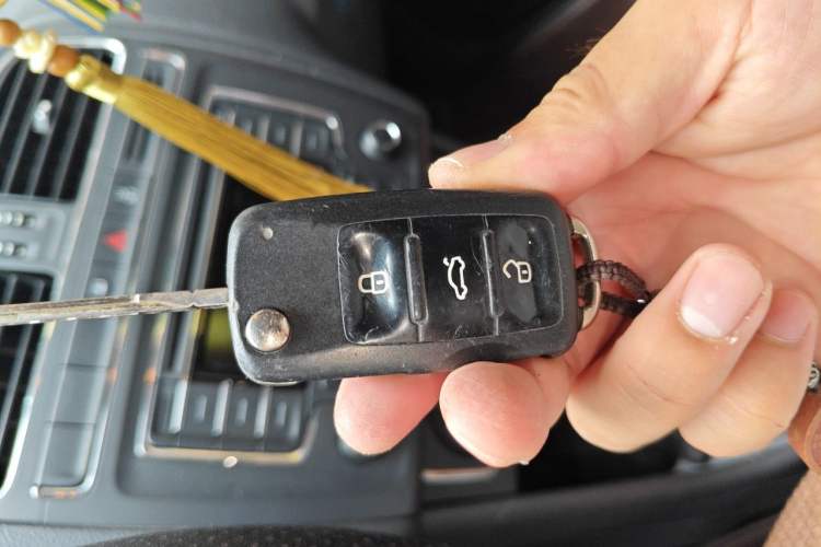 Used Volkswagen Polo 2014 1.6L Automatic Comfort Edition Vehicle Key