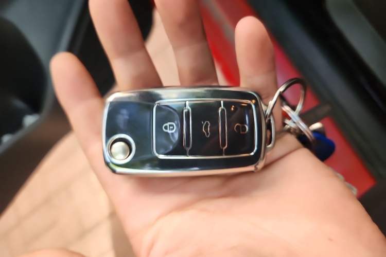 Used Volkswagen Polo 2014 1.6L Manual Comfort Edition Vehicle Key