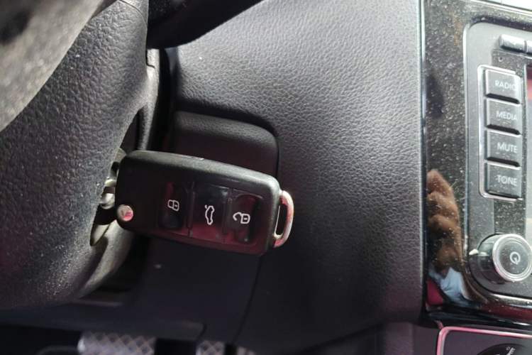 Used Volkswagen Polo 2014 1.4L Automatic Comfort Edition Vehicle Key