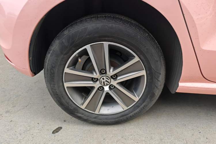 Used Volkswagen Polo 2014 1.4L Manual Fashion Edition Right Rear Wheel Hub