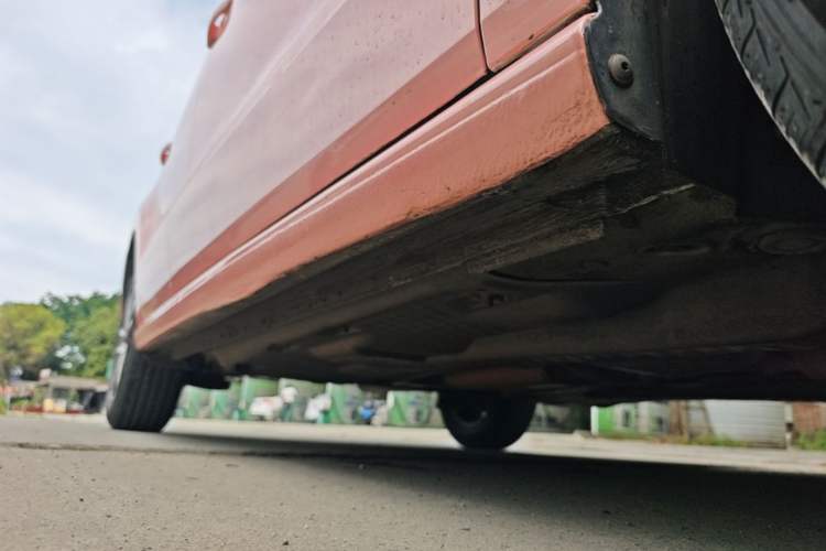 Used Volkswagen Polo 2014 1.4L Manual Fashion Edition Right Side Sill