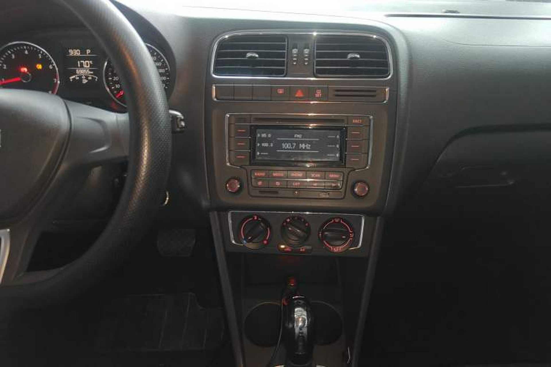 Used Volkswagen Polo 2014 1.4L Automatic Comfort Edition Audio And AC Panel