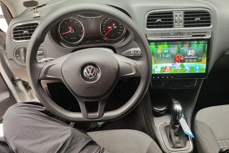 Used Volkswagen Polo 2014 1.4L Automatic Comfort Edition Center Console