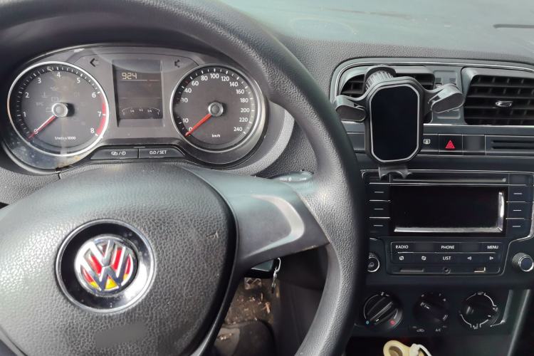 Used Volkswagen Polo 2014 1.4L Automatic Comfort Edition Center Console