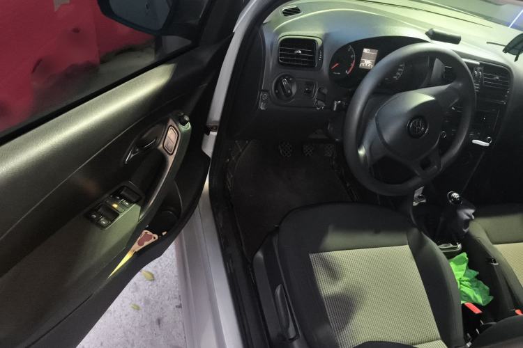 Used Volkswagen Polo 2014 1.4L Manual Fashion Edition Driver Seat