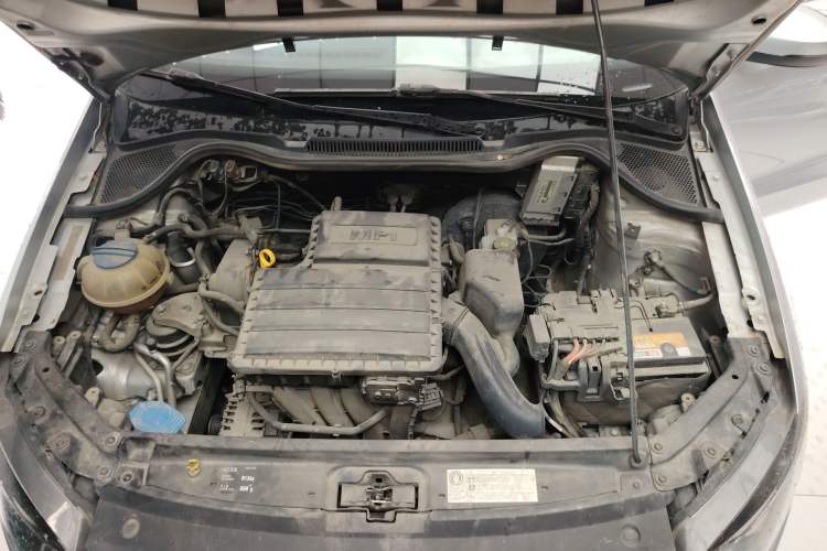 Used Volkswagen Polo 2014 1.4L Manual Fashion Edition Engine Bay