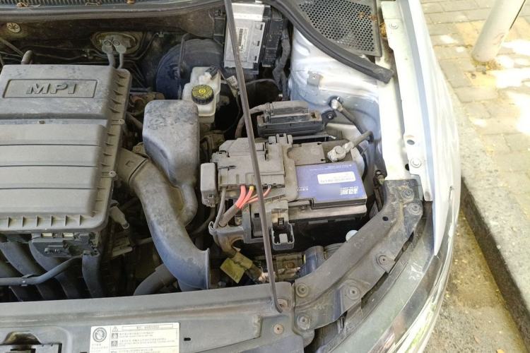 Used Volkswagen Polo 2014 1.4L Automatic Comfort Edition Engine Bay Left