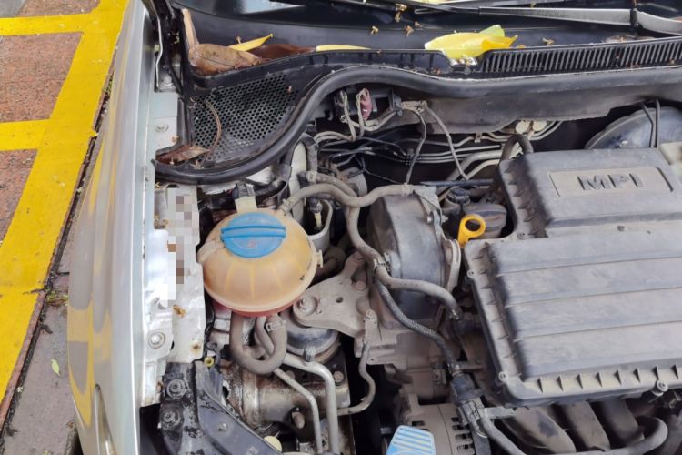 Used Volkswagen Polo 2014 1.4L Automatic Comfort Edition Engine Bay Right