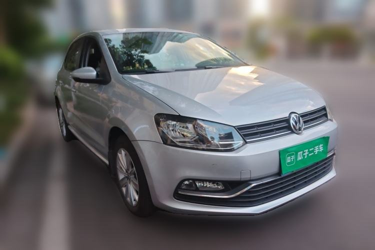 Used Volkswagen Polo 2014 1.6L Automatic Comfort Edition Front Right 45 Deg