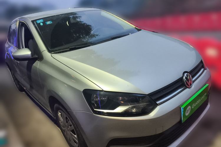 Used Volkswagen Polo 2014 1.4L Manual Fashion Edition Front Right 45 Deg
