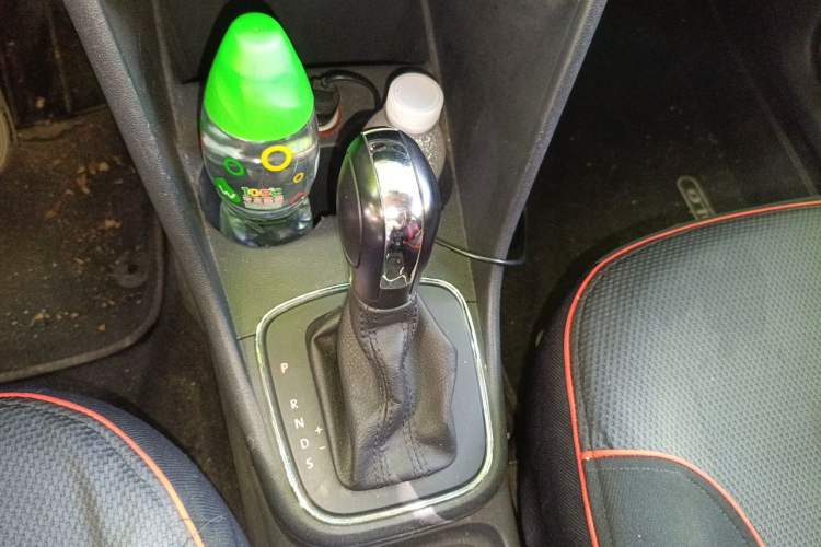 Used Volkswagen Polo 2014 1.4L Automatic Comfort Edition Gear Lever
