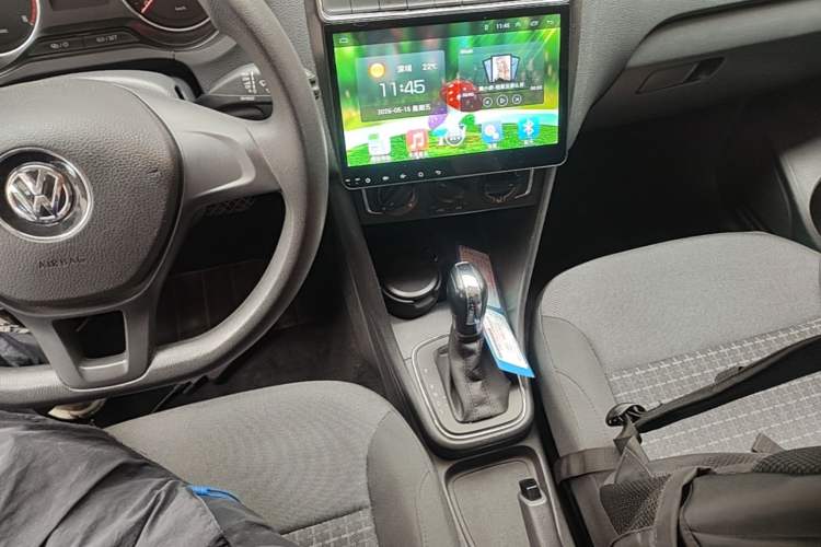 Used Volkswagen Polo 2014 1.4L Automatic Comfort Edition Gear Lever