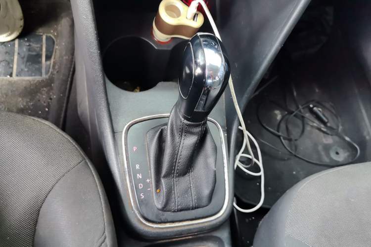 Used Volkswagen Polo 2014 1.4L Automatic Comfort Edition Gear Lever
