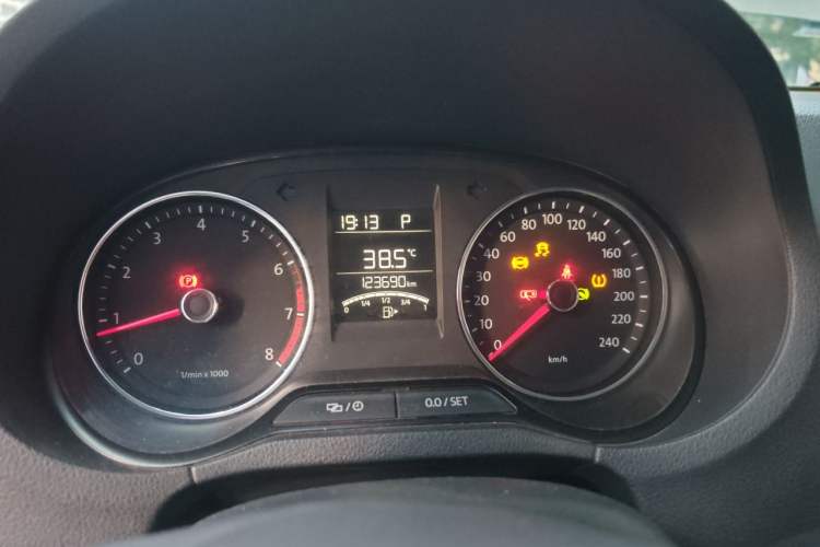 Used Volkswagen Polo 2014 1.6L Automatic Comfort Edition Instrument Cluster