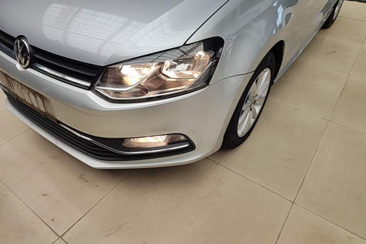 Used Volkswagen Polo 2014 1.4L Automatic Comfort Edition Left Front Headlight