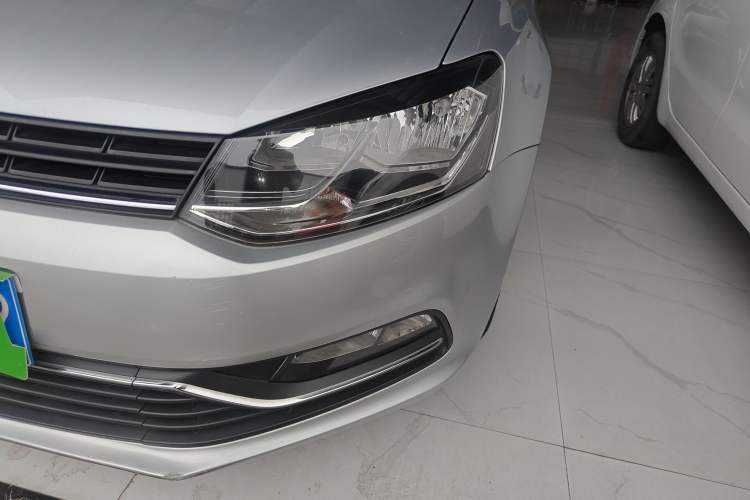 Used Volkswagen Polo 2014 1.4L Automatic Comfort Edition Left Front Headlight