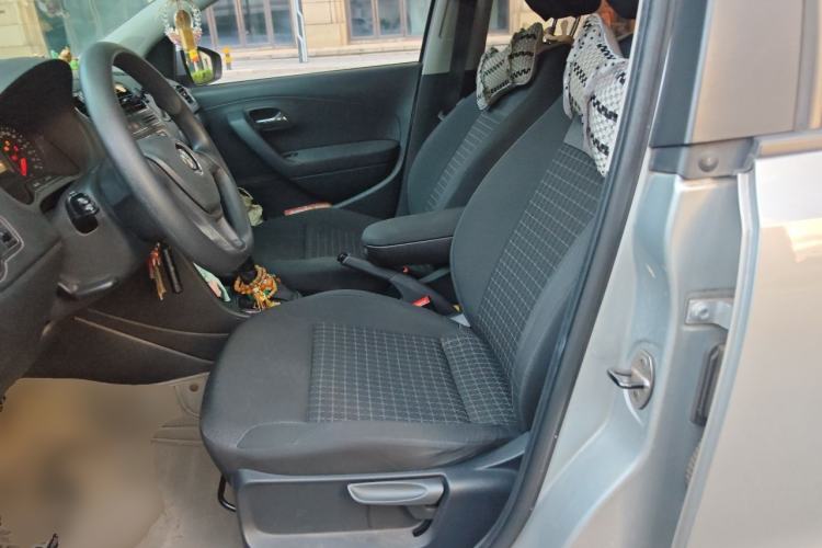 Used Volkswagen Polo 2014 1.6L Automatic Comfort Edition Left Front Seat