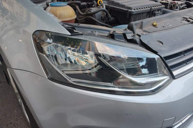 Used Volkswagen Polo 2014 1.6L Automatic Comfort Edition Right Front Headlight
