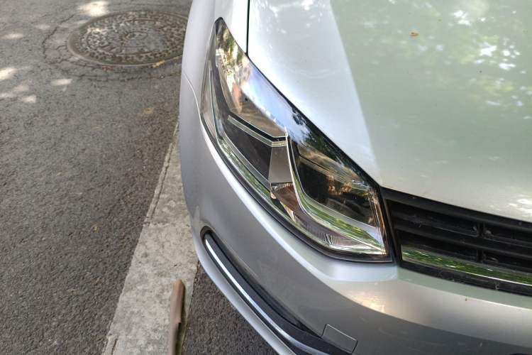 Used Volkswagen Polo 2014 1.4L Automatic Comfort Edition Right Front Headlight