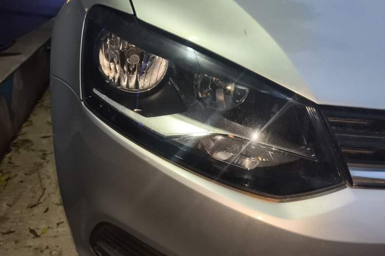 Used Volkswagen Polo 2014 1.4L Manual Fashion Edition Right Front Headlight
