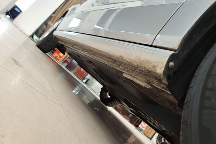 Used Volkswagen Polo 2014 1.4L Automatic Comfort Edition Right Side Sill