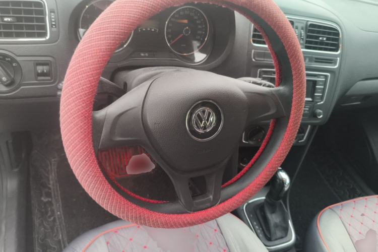 Used Volkswagen Polo 2014 1.4L Automatic Comfort Edition Steering Wheel