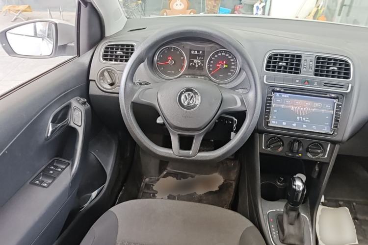 Used Volkswagen Polo 2014 1.4L Automatic Comfort Edition Steering Wheel