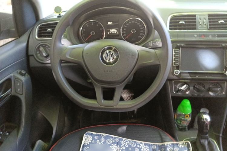 Used Volkswagen Polo 2014 1.4L Automatic Comfort Edition Steering Wheel