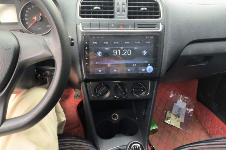Used Volkswagen Polo 2014 1.4L Manual Comfort Edition Audio And AC Panel