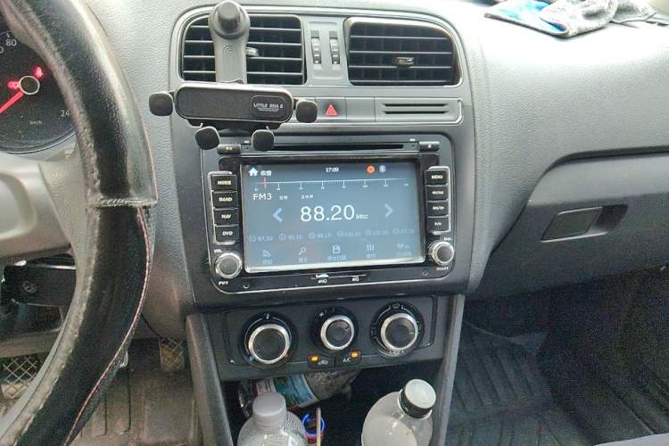 Used Volkswagen Polo 2014 1.4L Manual Fashion Edition Audio And AC Panel