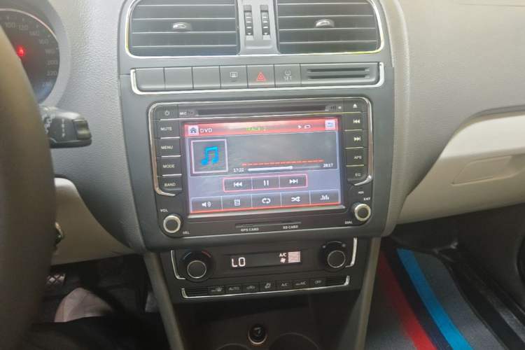 Used Volkswagen Polo 2014 1.4L Manual Comfort Edition Audio And AC Panel