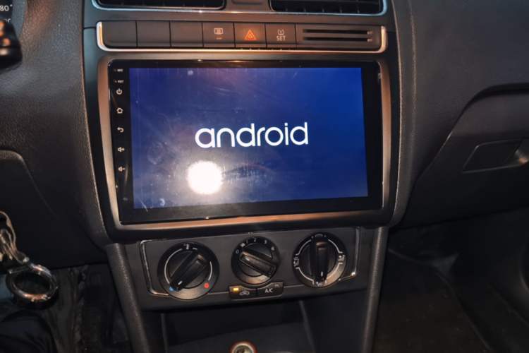 Used Volkswagen Polo 2014 1.6L Automatic Comfort Edition Audio And AC Panel