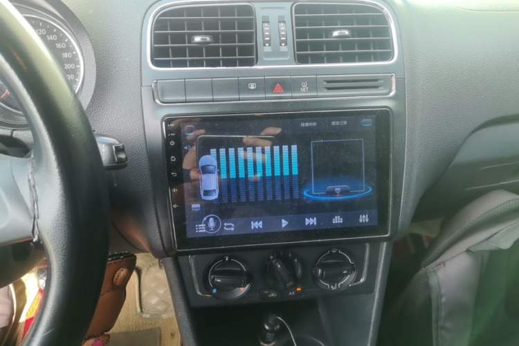 Used Volkswagen Polo 2014 1.4L Manual Comfort Edition Audio And AC Panel