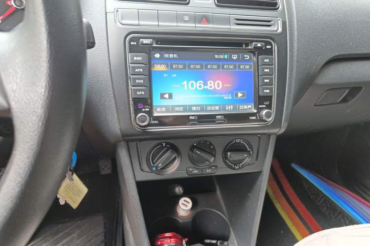 Used Volkswagen Polo 2014 1.4L Manual Fashion Edition Audio And AC Panel