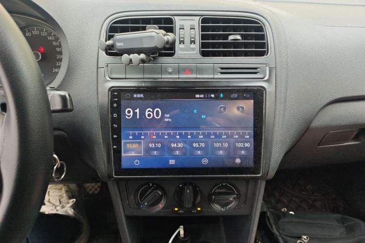 Used Volkswagen Polo 2014 1.4L Manual Fashion Edition Audio And AC Panel