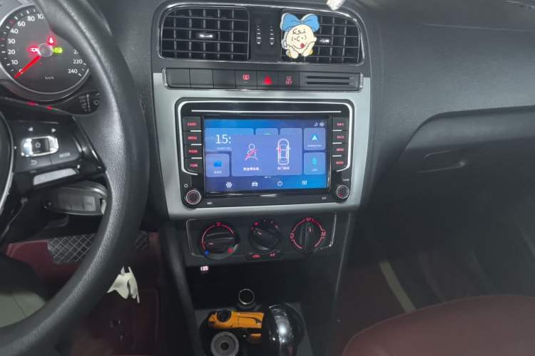 Used Volkswagen Polo 2014 1.4L Automatic Comfort Edition Audio And AC Panel