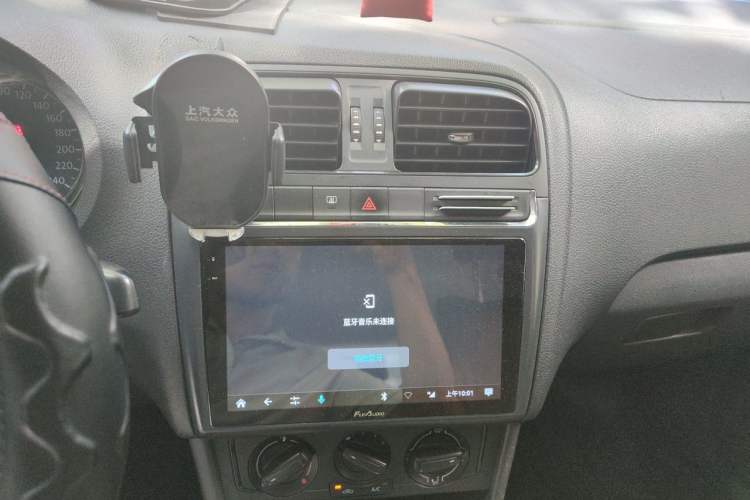 Used Volkswagen Polo 2014 1.4L Manual Fashion Edition Audio And AC Panel